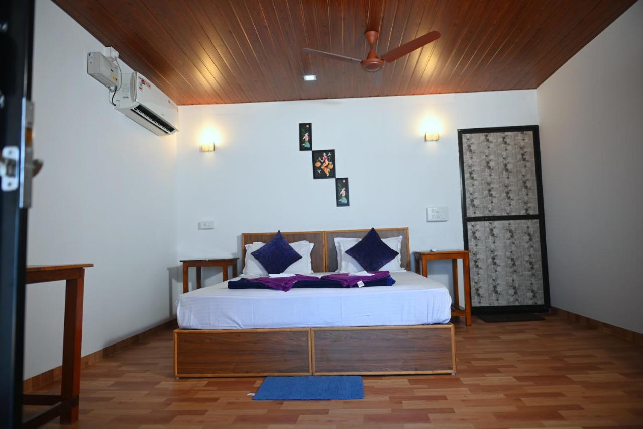 Madhu Huts Agonda Hotel Exterior photo